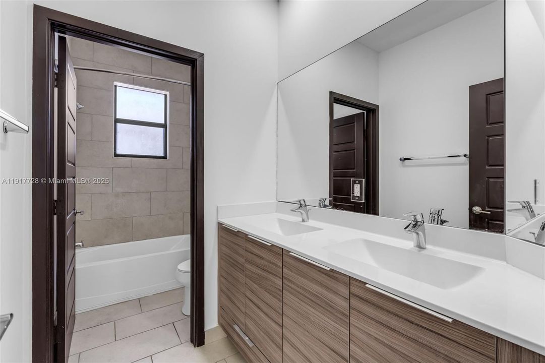 For Rent: $4,999 (4 beds, 3 baths, 2597 Square Feet)