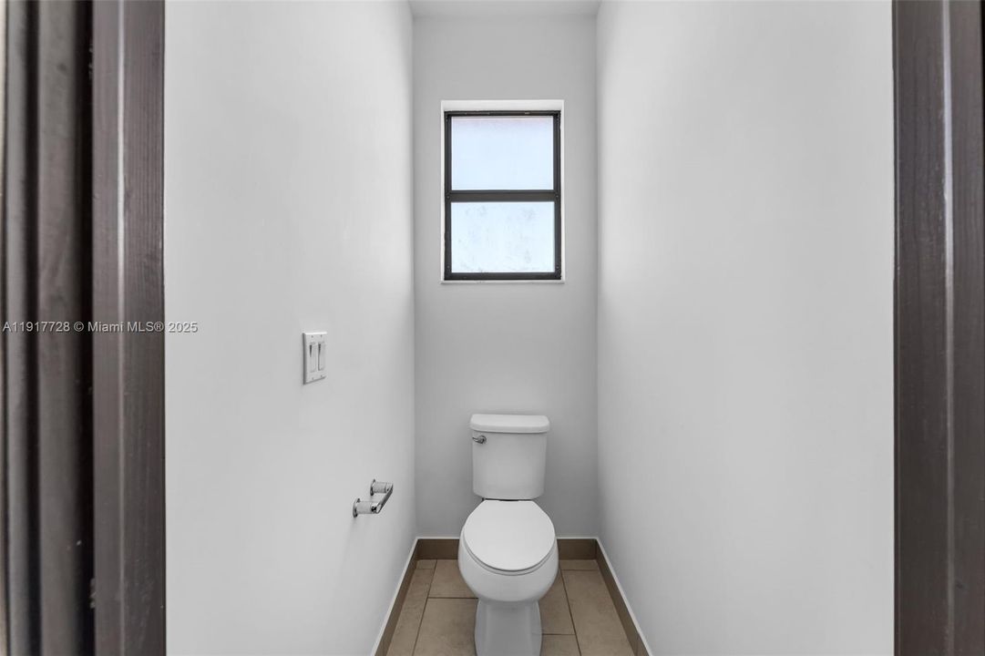 For Rent: $4,999 (4 beds, 3 baths, 2597 Square Feet)