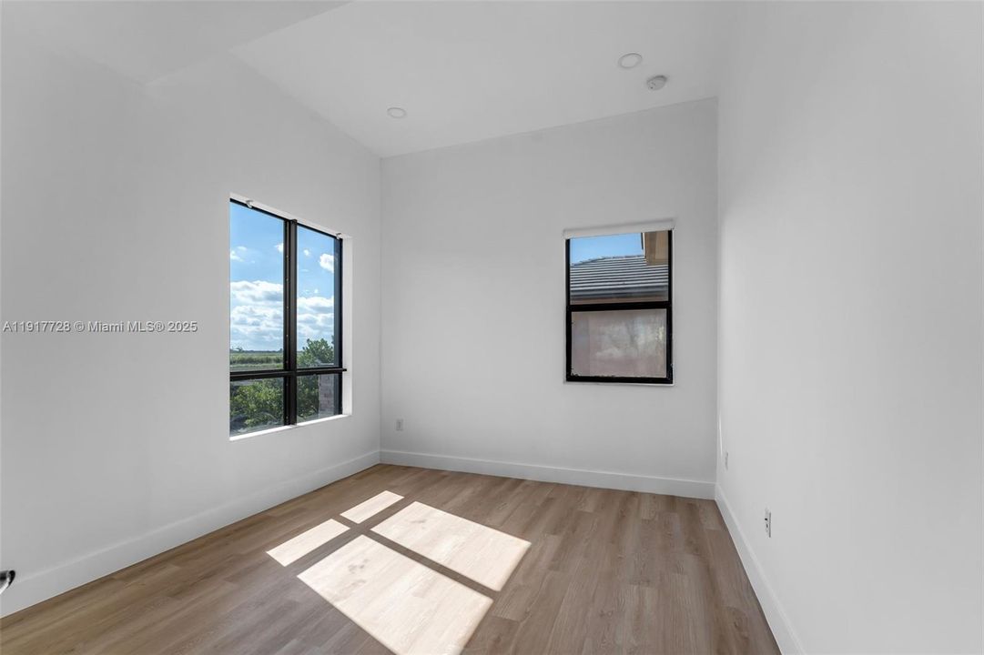 For Rent: $4,999 (4 beds, 3 baths, 2597 Square Feet)