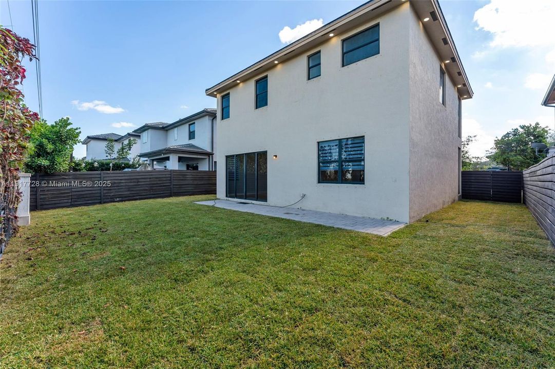 For Rent: $4,999 (4 beds, 3 baths, 2597 Square Feet)