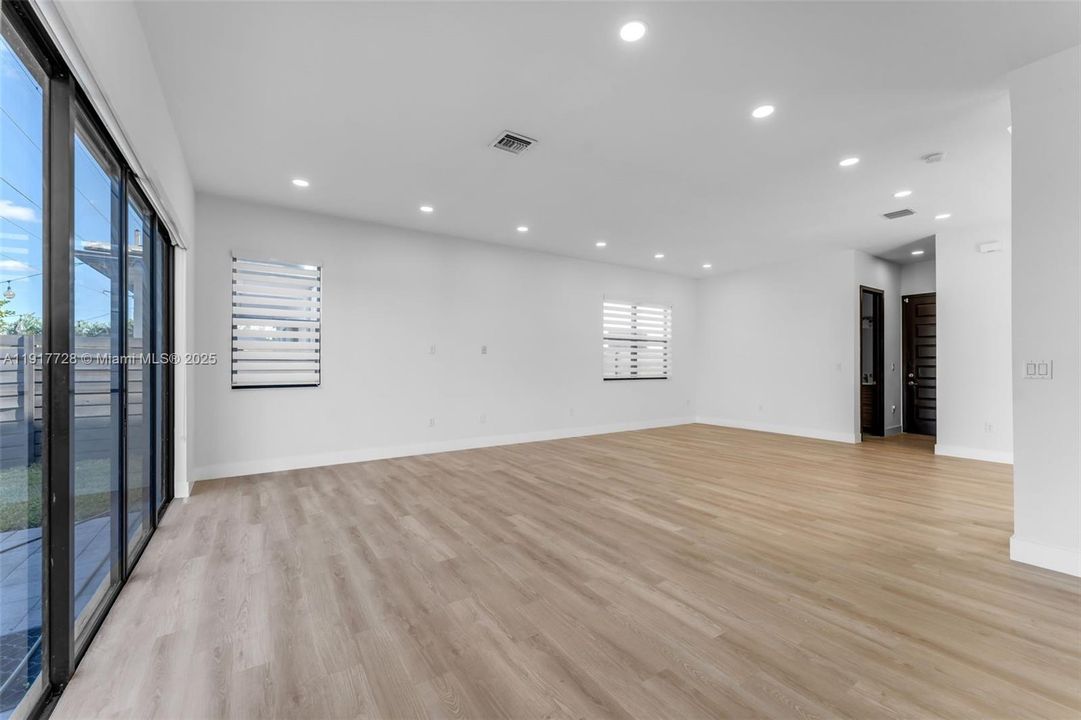 For Rent: $4,999 (4 beds, 3 baths, 2597 Square Feet)