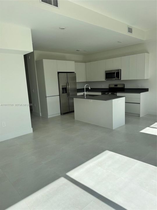 For Rent: $2,800 (4 beds, 2 baths, 0 Square Feet)