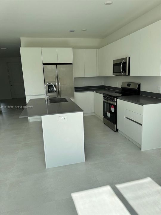 For Rent: $2,800 (4 beds, 2 baths, 0 Square Feet)