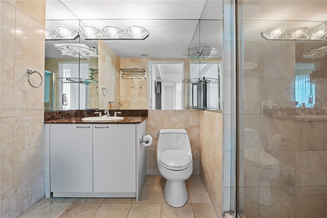 En Venta: $1,849,000 (3 camas, 3 baños, 1840 Pies cuadrados)