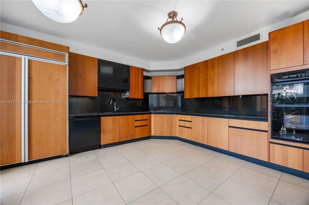 En Venta: $1,849,000 (3 camas, 3 baños, 1840 Pies cuadrados)