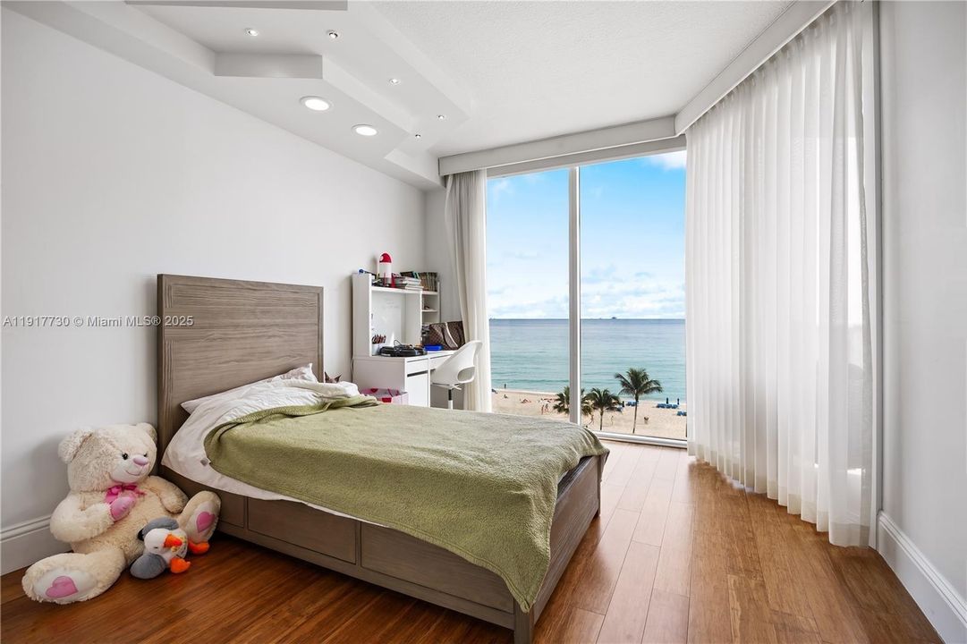 En Venta: $1,849,000 (3 camas, 3 baños, 1840 Pies cuadrados)