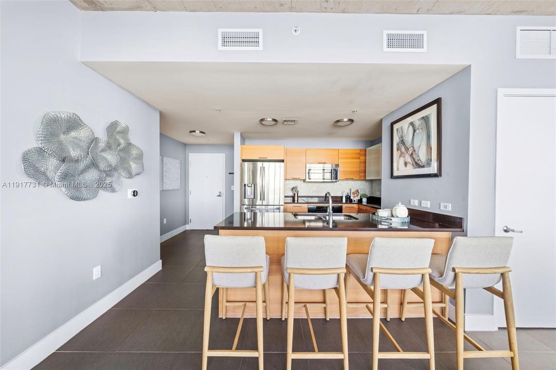 待售: $759,000 (2 贝兹, 2 浴室, 1262 平方英尺)