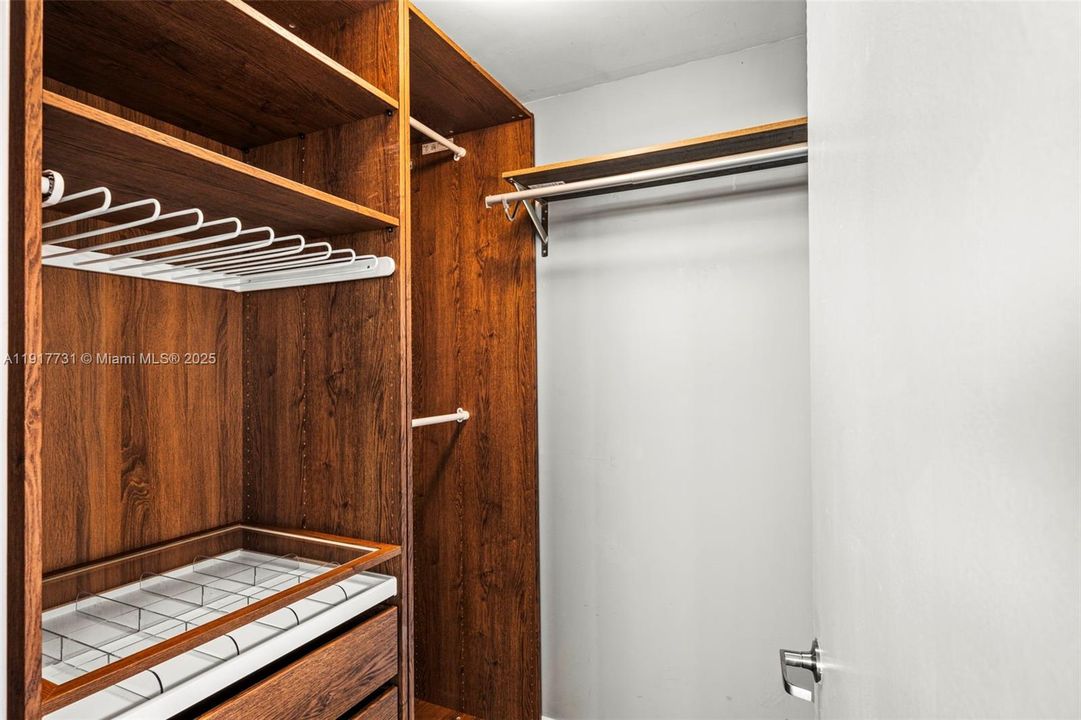 待售: $759,000 (2 贝兹, 2 浴室, 1262 平方英尺)