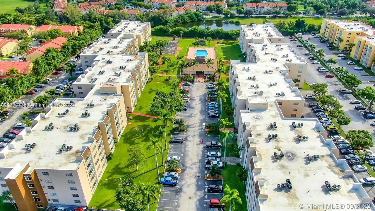 На продажу: $245,000 (2 спален, 1 ванн, 980 Квадратных фут)