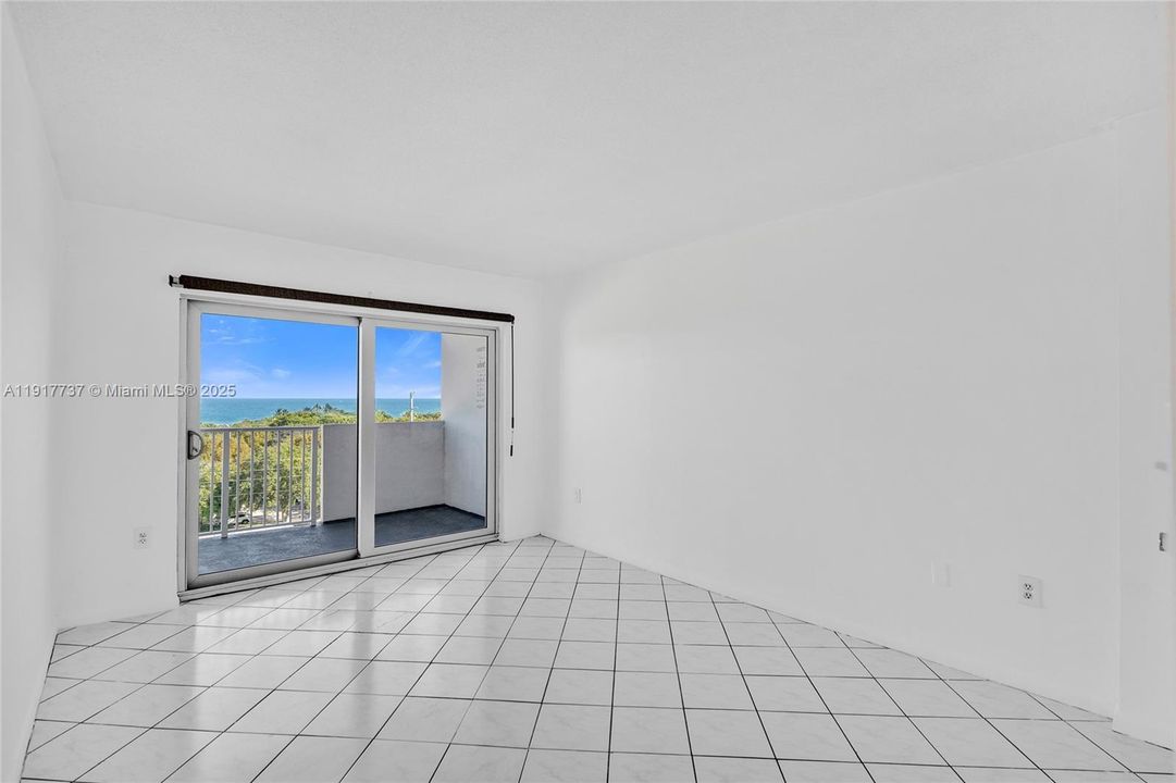 На продажу: $299,000 (1 спален, 1 ванн, 791 Квадратных фут)