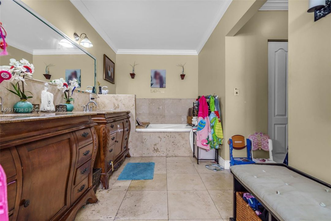 For Sale: $1,649,000 (6 beds, 4 baths, 4203 Square Feet)