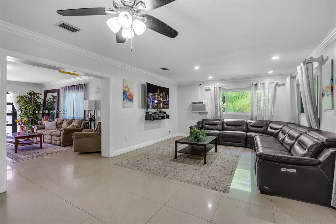 For Sale: $1,649,000 (6 beds, 4 baths, 4203 Square Feet)