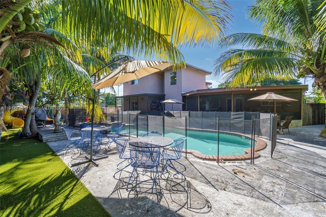 For Sale: $1,649,000 (6 beds, 4 baths, 4203 Square Feet)