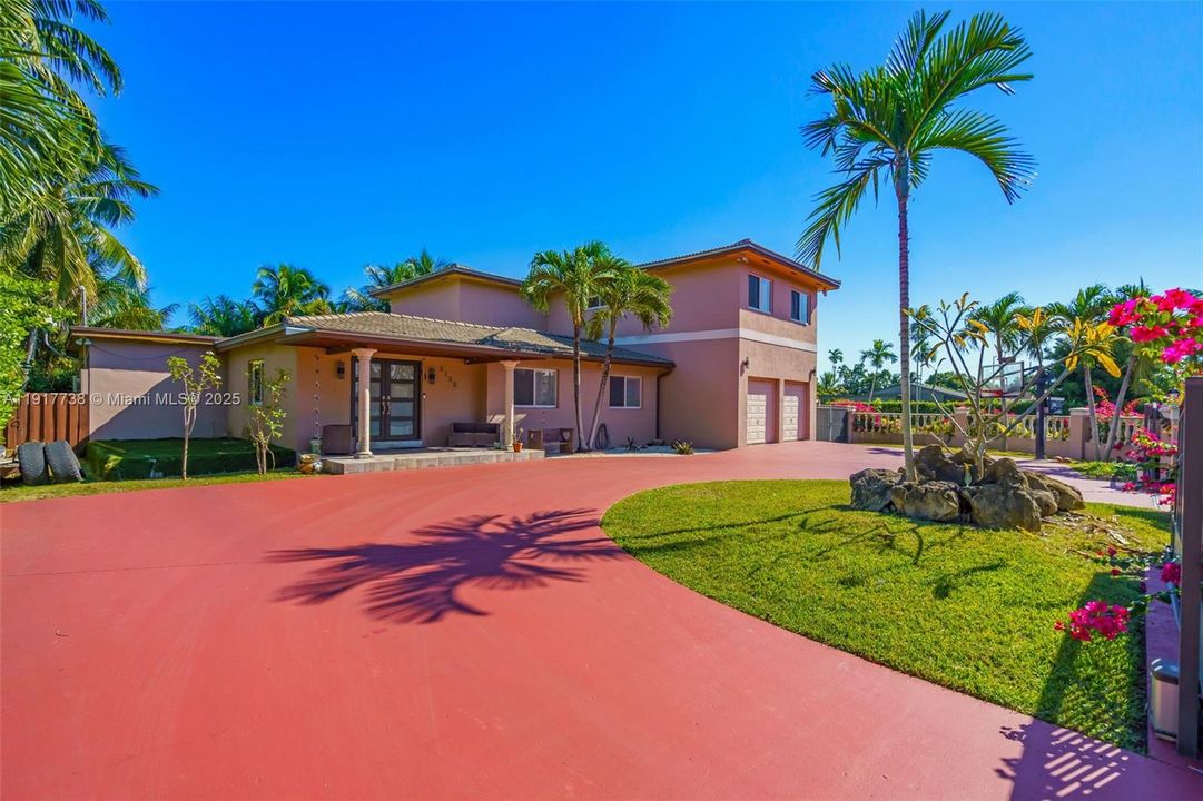 For Sale: $1,649,000 (6 beds, 4 baths, 4203 Square Feet)