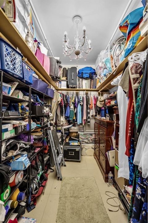 For Sale: $1,649,000 (6 beds, 4 baths, 4203 Square Feet)