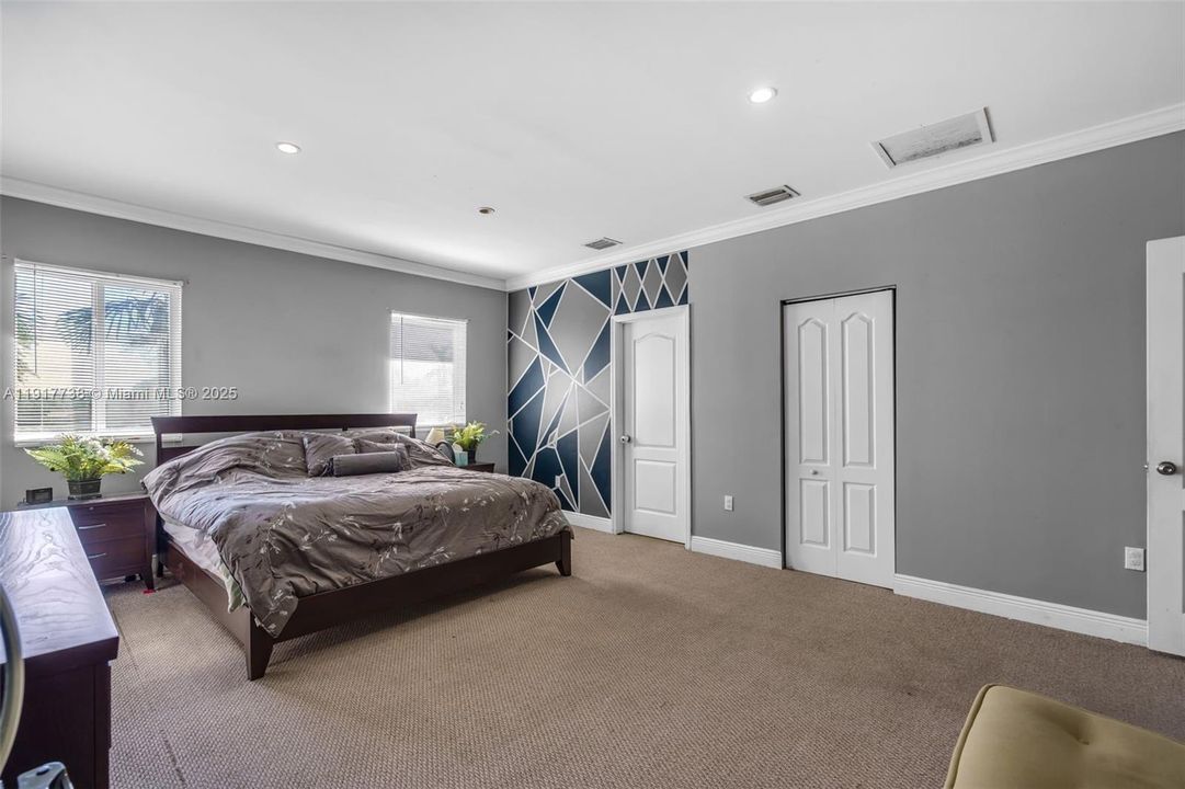 For Sale: $1,649,000 (6 beds, 4 baths, 4203 Square Feet)