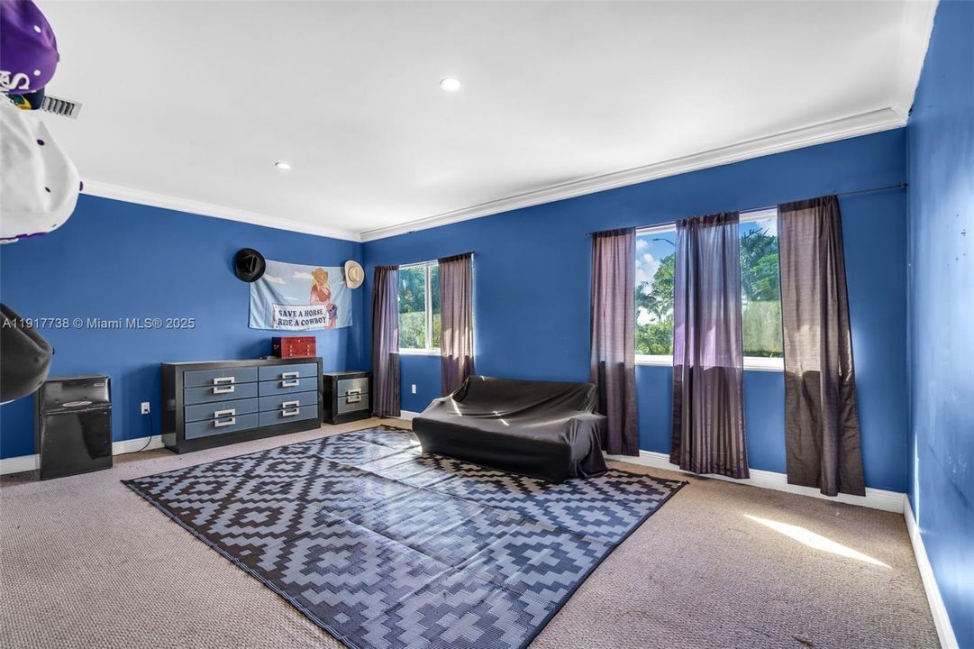 For Sale: $1,649,000 (6 beds, 4 baths, 4203 Square Feet)