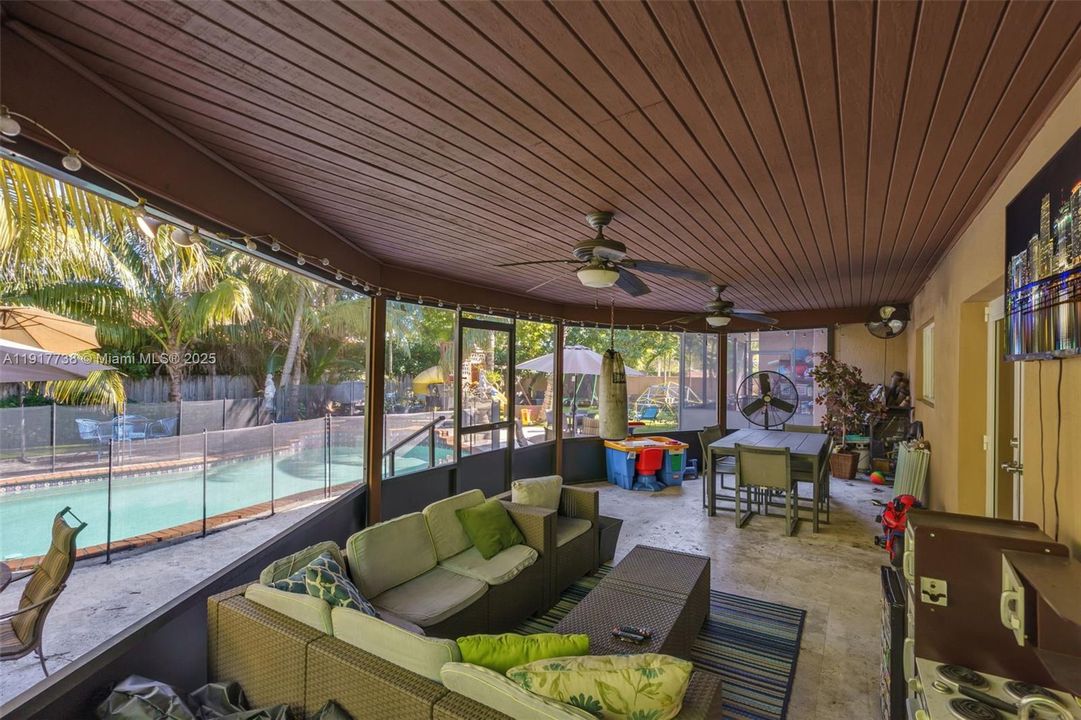 For Sale: $1,649,000 (6 beds, 4 baths, 4203 Square Feet)