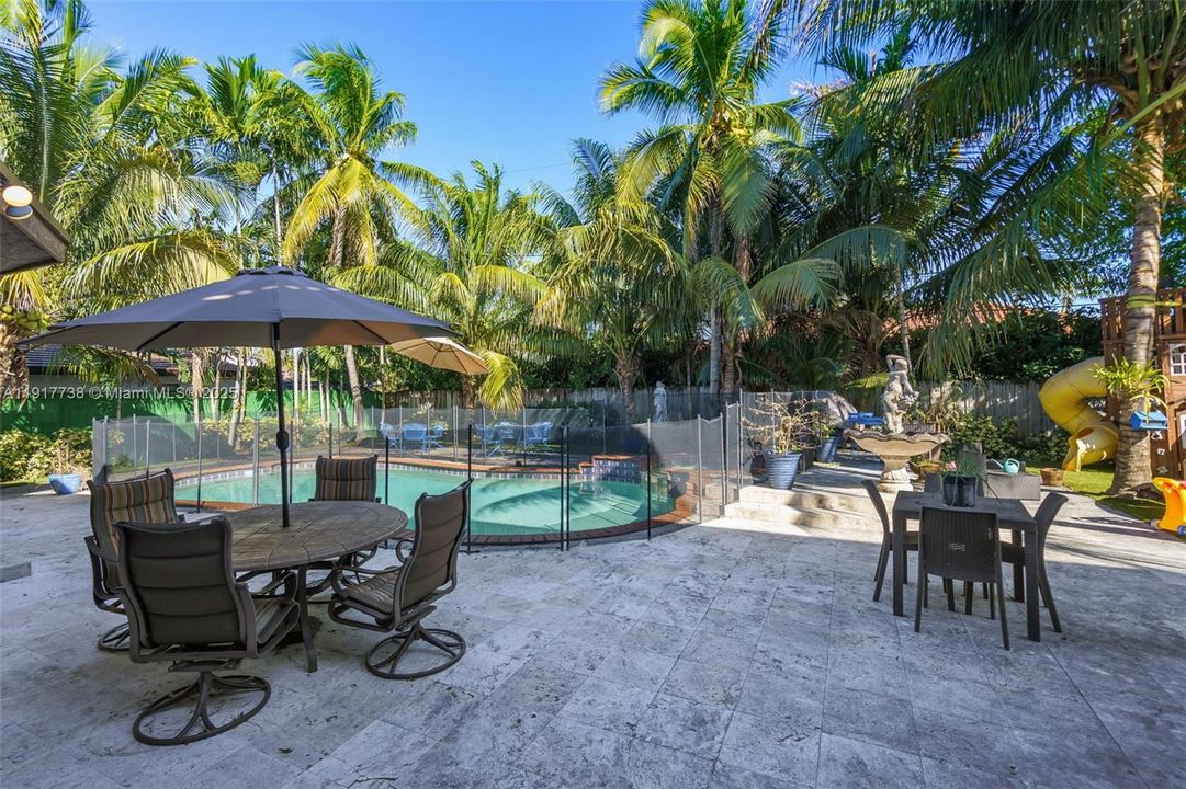 For Sale: $1,649,000 (6 beds, 4 baths, 4203 Square Feet)