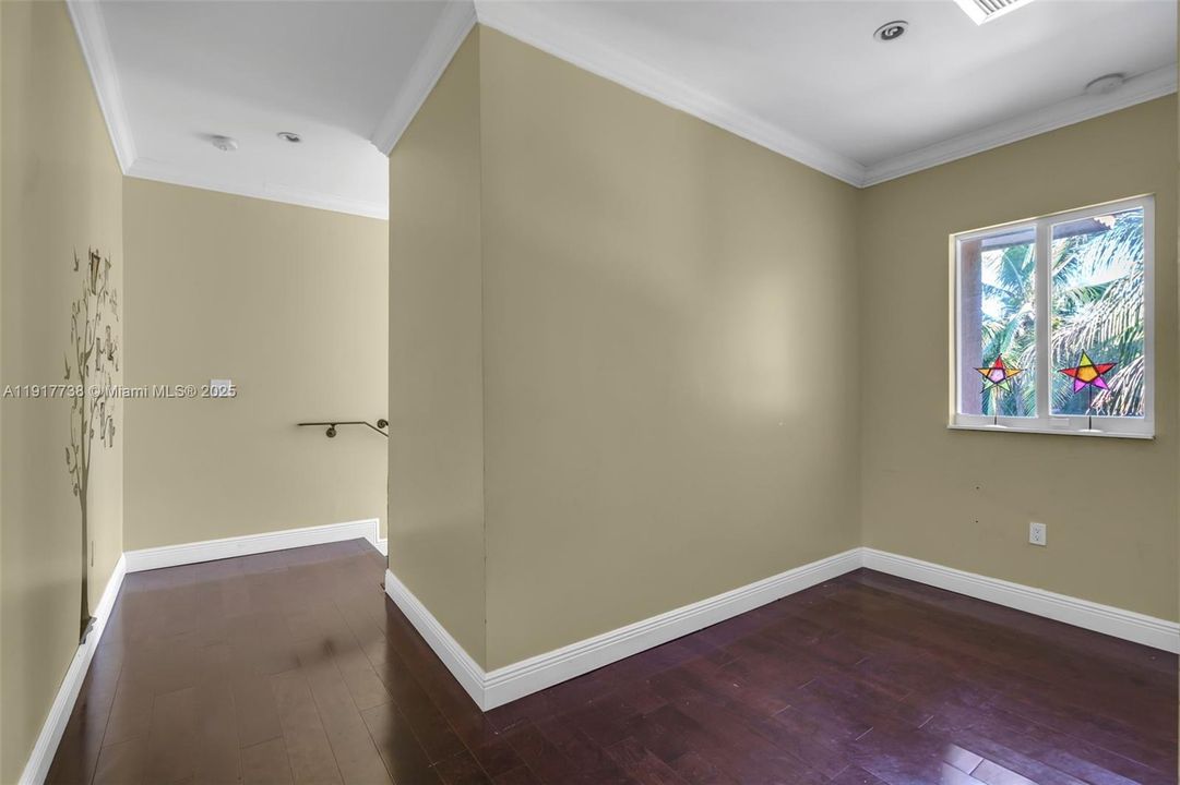 For Sale: $1,649,000 (6 beds, 4 baths, 4203 Square Feet)