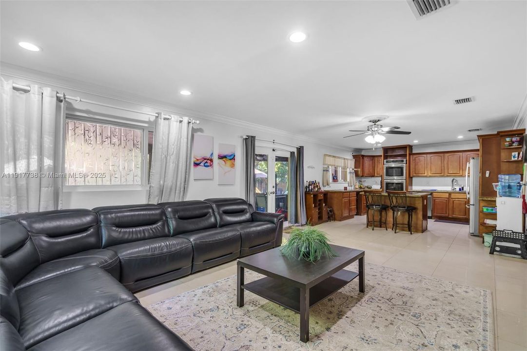 For Sale: $1,649,000 (6 beds, 4 baths, 4203 Square Feet)