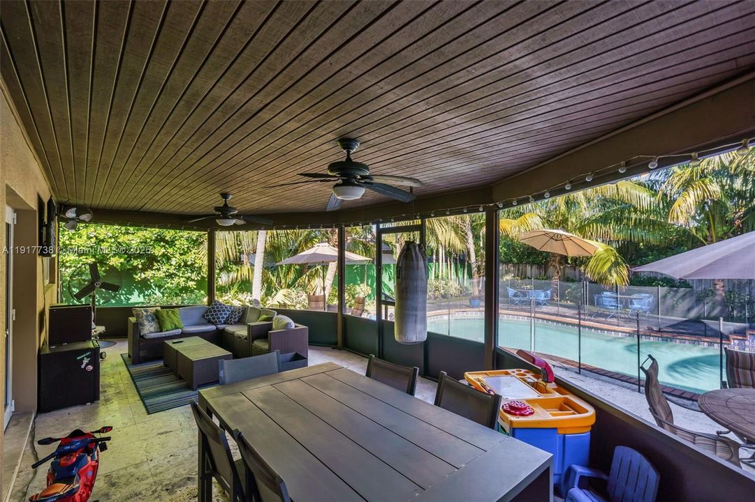 For Sale: $1,649,000 (6 beds, 4 baths, 4203 Square Feet)