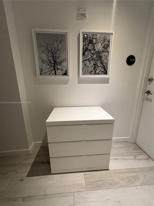 Active With Contract: $6,100 (2 beds, 3 baths, 1143 Square Feet)