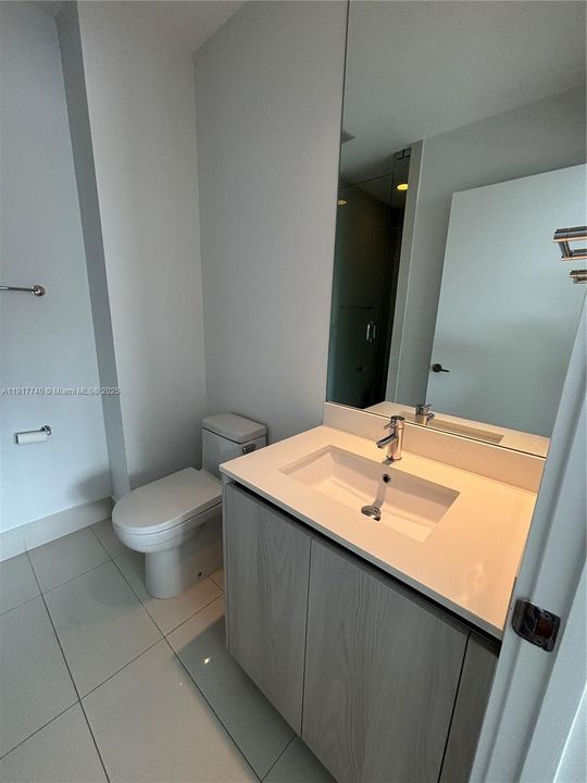 Active With Contract: $6,100 (2 beds, 3 baths, 1143 Square Feet)