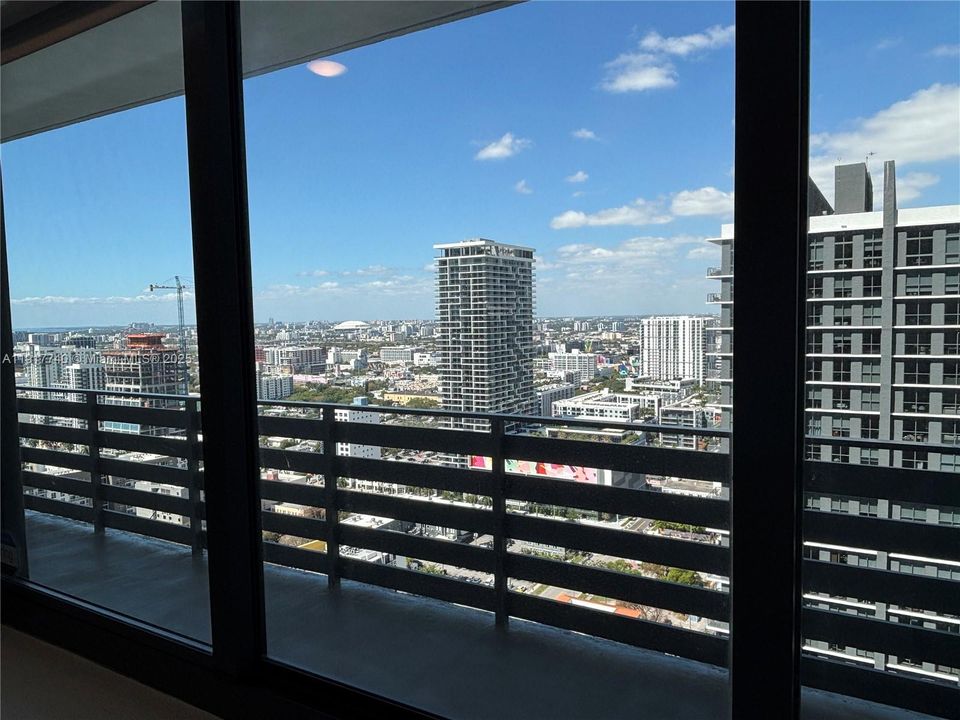 Active With Contract: $6,100 (2 beds, 3 baths, 1143 Square Feet)