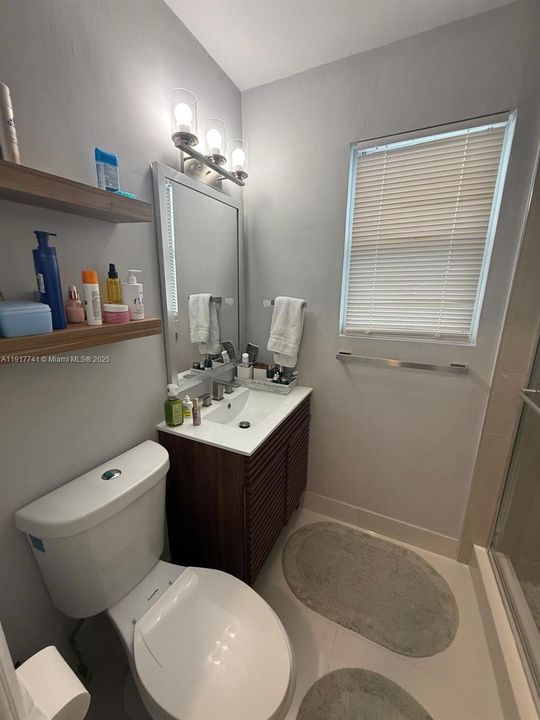 待售: $295,000 (3 贝兹, 2 浴室, 1230 平方英尺)