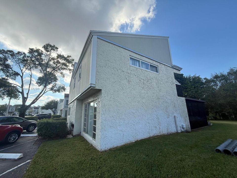 待售: $295,000 (3 贝兹, 2 浴室, 1230 平方英尺)