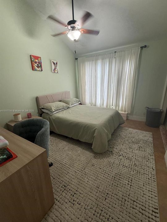 待售: $295,000 (3 贝兹, 2 浴室, 1230 平方英尺)