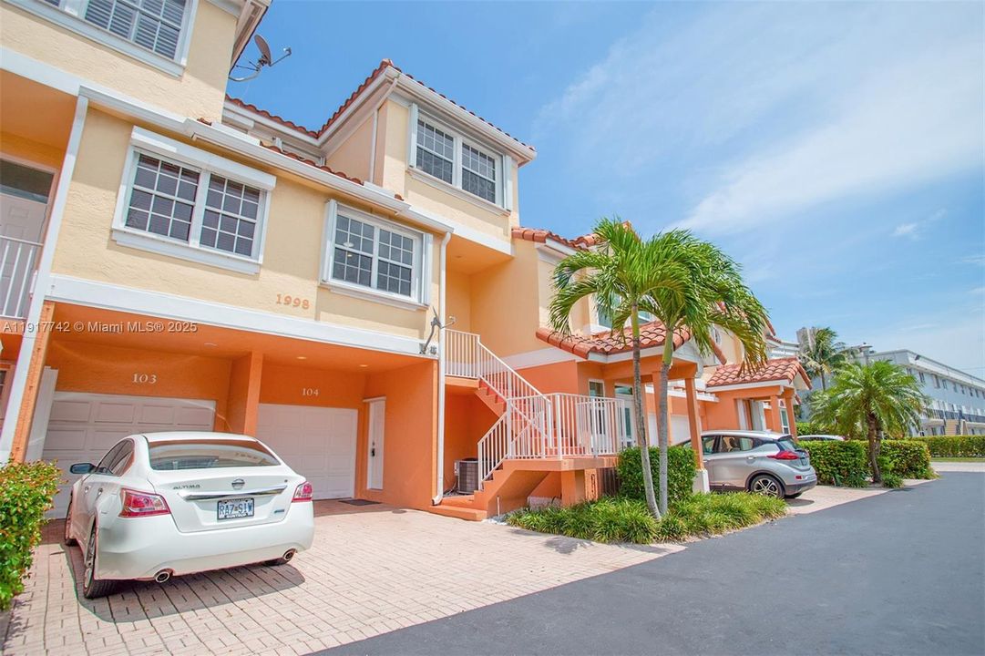 For Rent: $5,000 (3 beds, 3 baths, 2154 Square Feet)