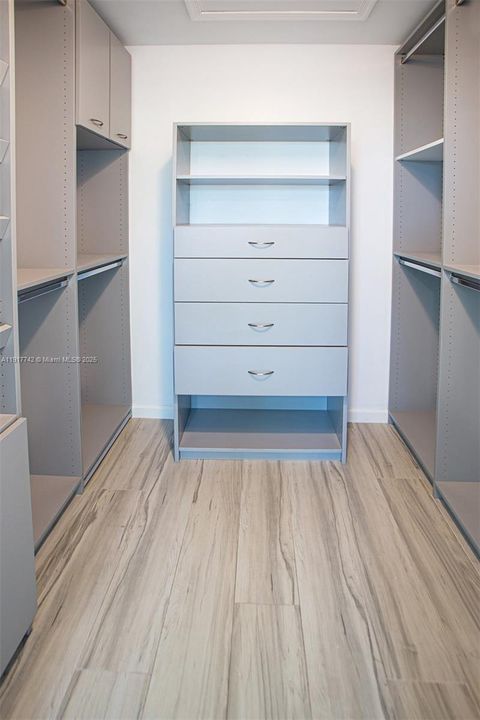 For Rent: $5,000 (3 beds, 3 baths, 2154 Square Feet)