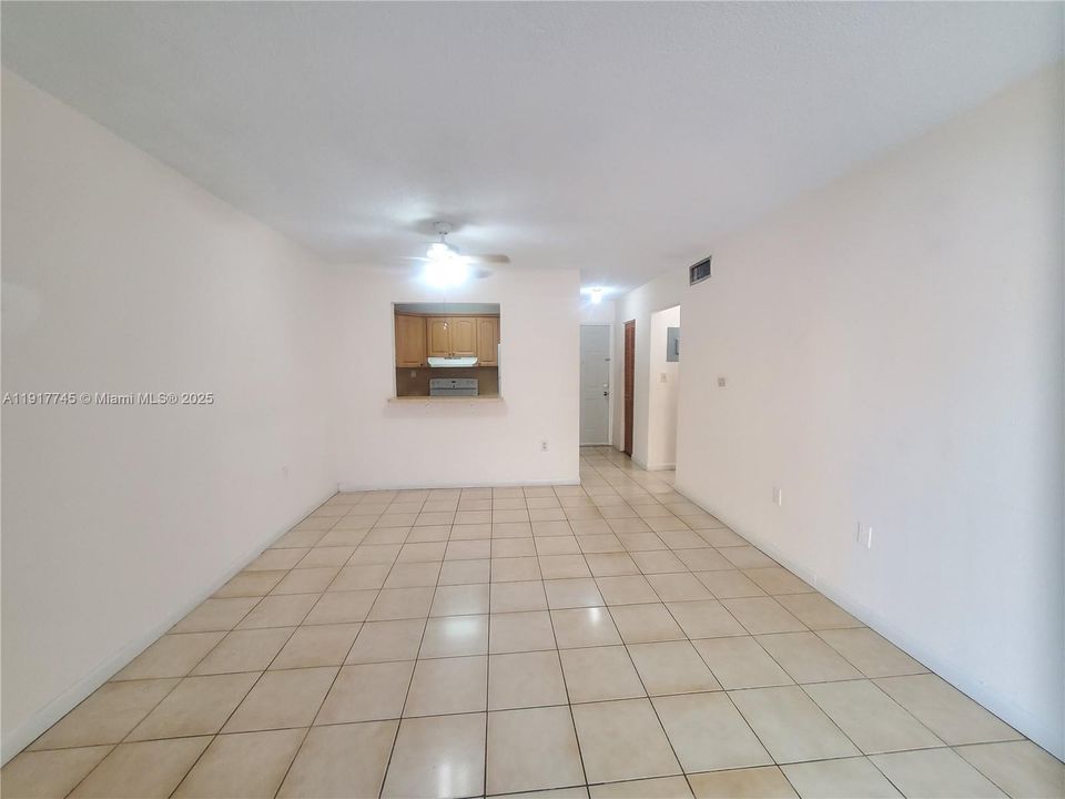 В аренду: $1,799 (1 спален, 1 ванн, 700 Квадратных фут)