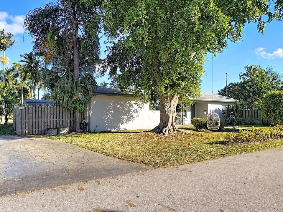 На продажу: $787,500 (3 спален, 2 ванн, 1463 Квадратных фут)