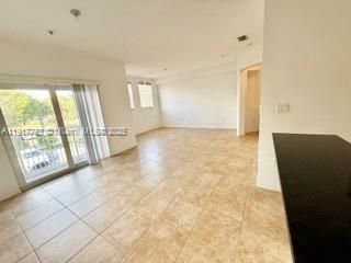 В аренду: $2,600 (2 спален, 2 ванн, 1123 Квадратных фут)