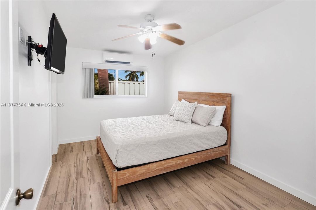 For Sale: $730,000 (3 beds, 2 baths, 1222 Square Feet)