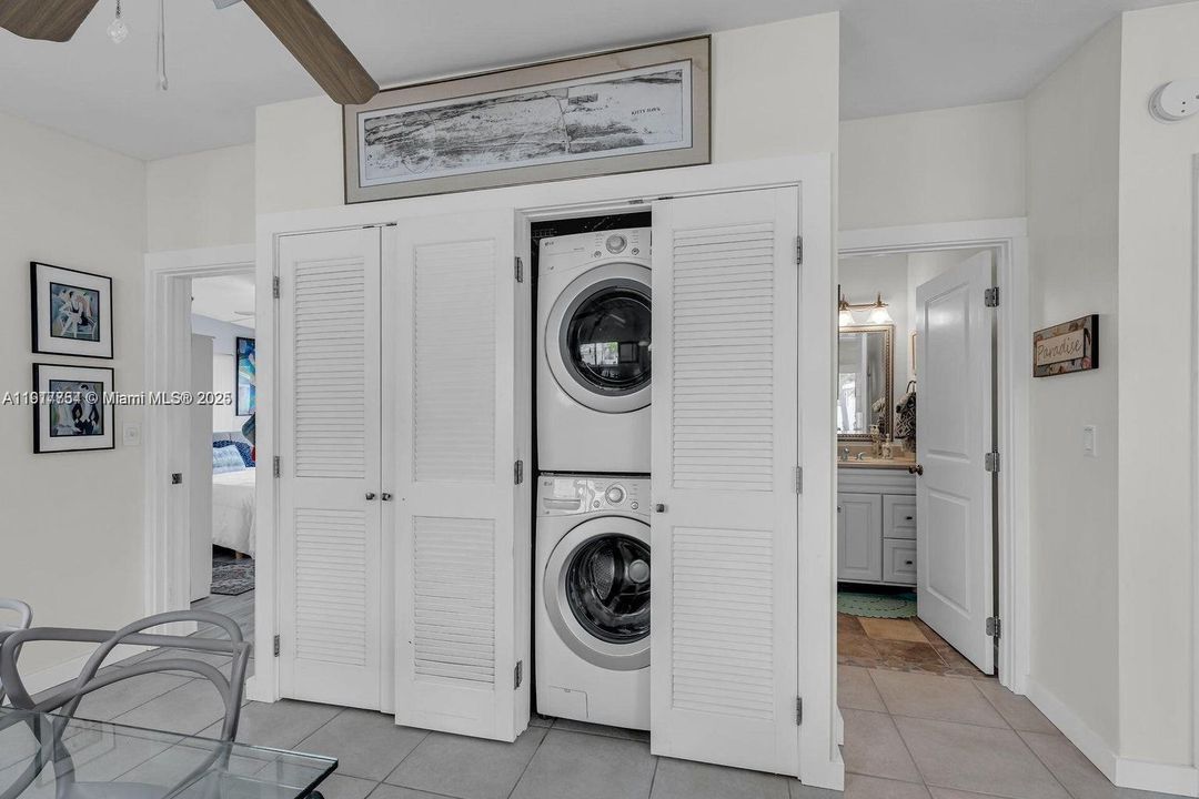 For Sale: $730,000 (3 beds, 2 baths, 1222 Square Feet)