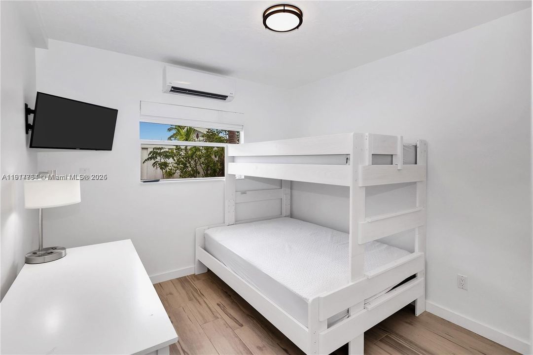 For Sale: $730,000 (3 beds, 2 baths, 1222 Square Feet)