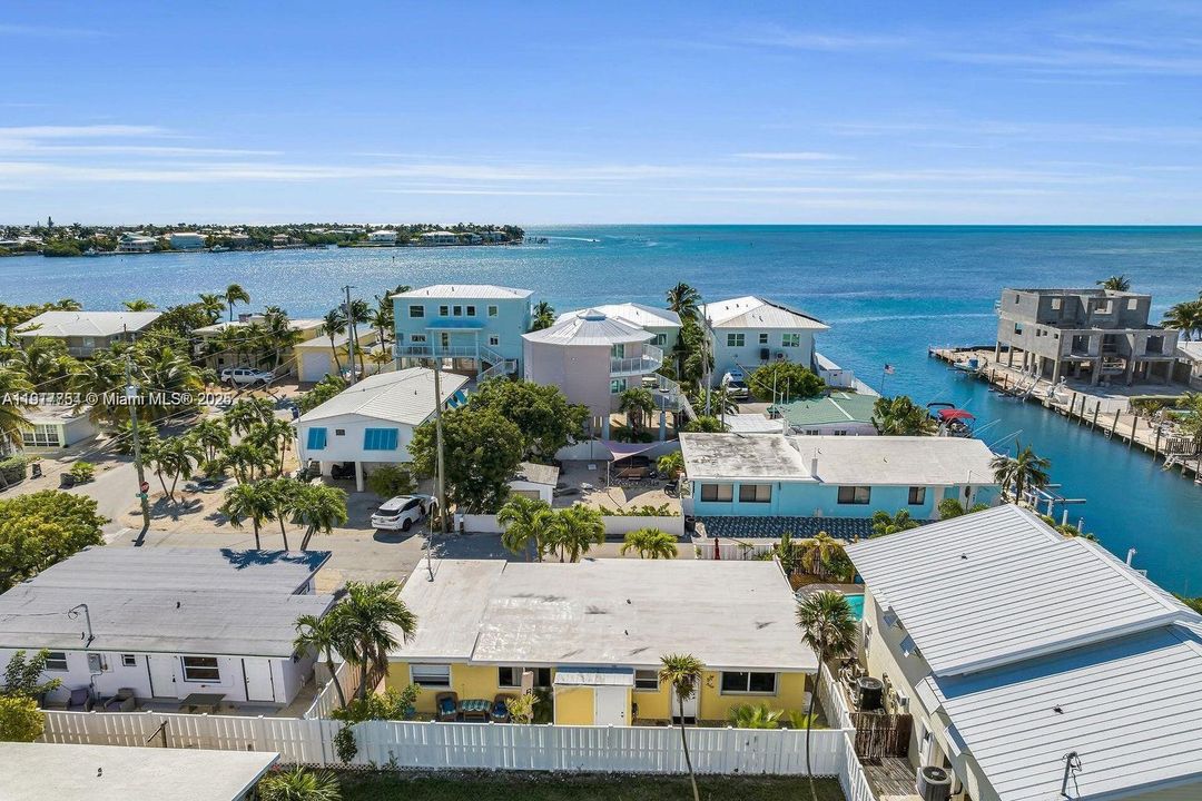 For Sale: $730,000 (3 beds, 2 baths, 1222 Square Feet)