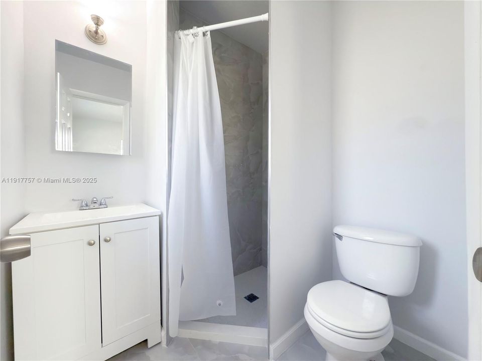 Activo con contrato: $1,550 (1 camas, 1 baños, 550 Pies cuadrados)