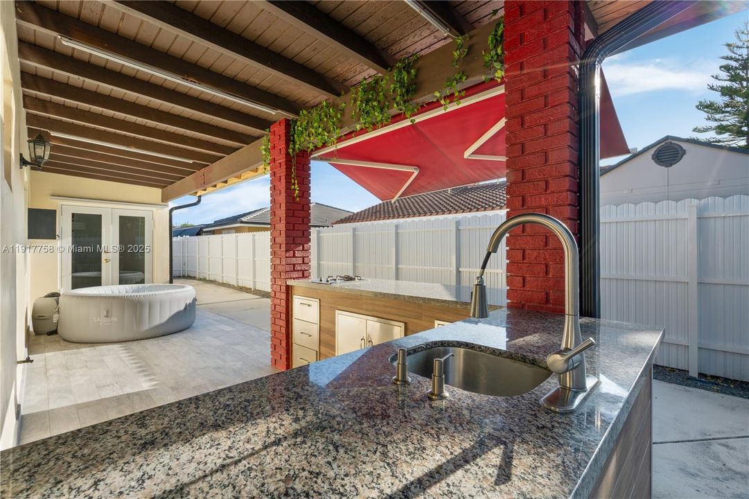 出租: $4,500 (4 贝兹, 2 浴室, 2278 平方英尺)