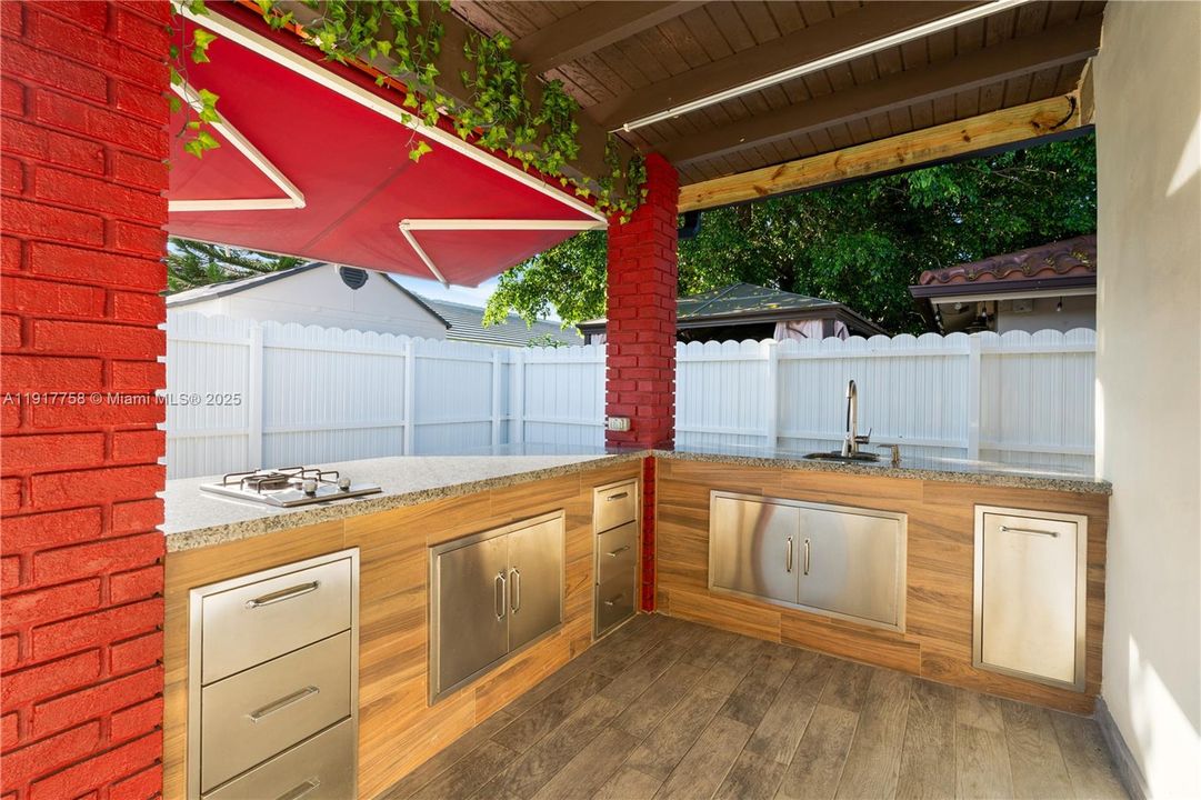 出租: $4,500 (4 贝兹, 2 浴室, 2278 平方英尺)