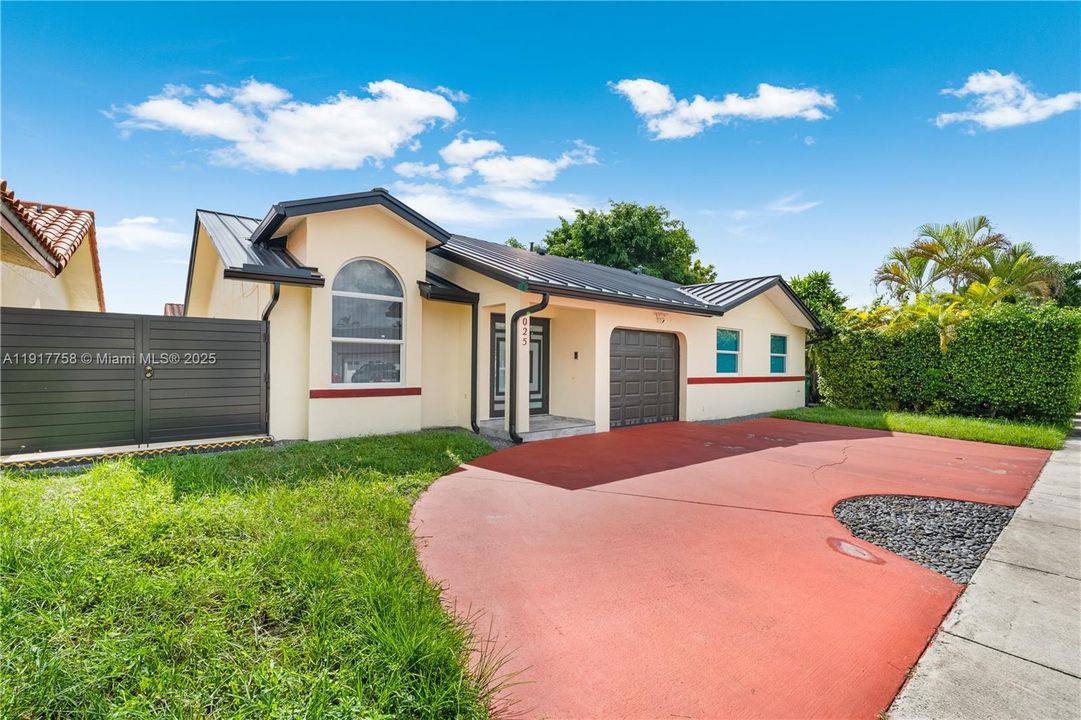 出租: $4,500 (4 贝兹, 2 浴室, 2278 平方英尺)