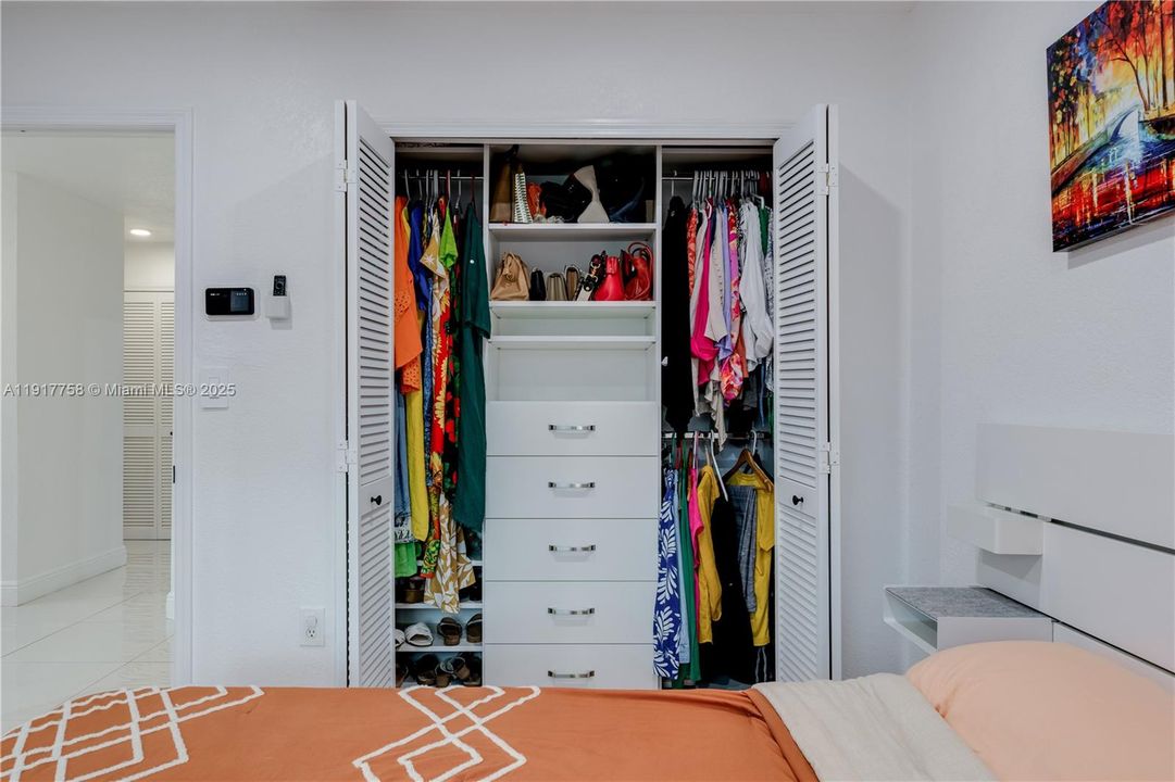 出租: $4,500 (4 贝兹, 2 浴室, 2278 平方英尺)