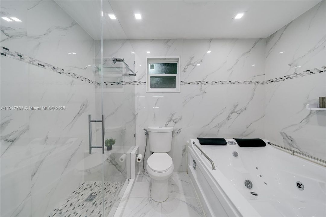 出租: $4,500 (4 贝兹, 2 浴室, 2278 平方英尺)