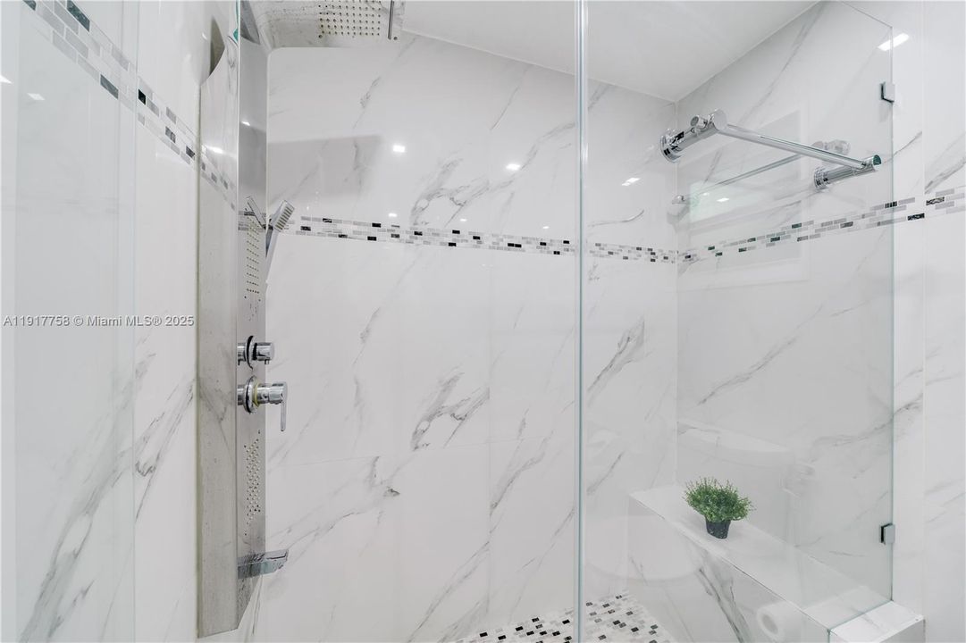 出租: $4,500 (4 贝兹, 2 浴室, 2278 平方英尺)