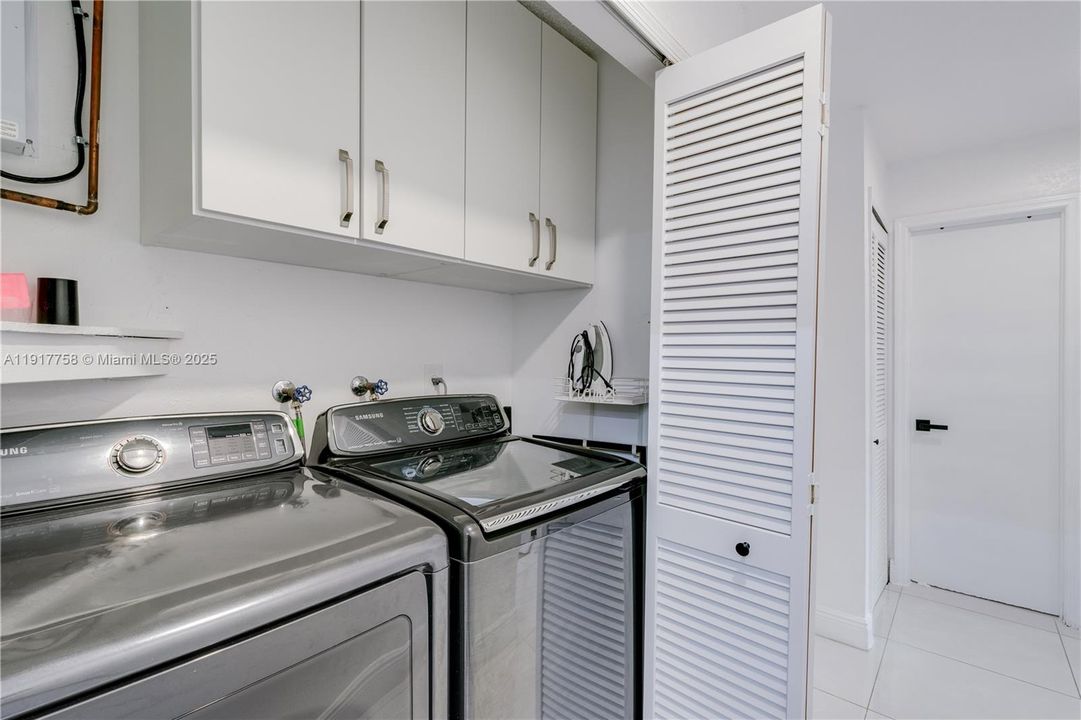 出租: $4,500 (4 贝兹, 2 浴室, 2278 平方英尺)