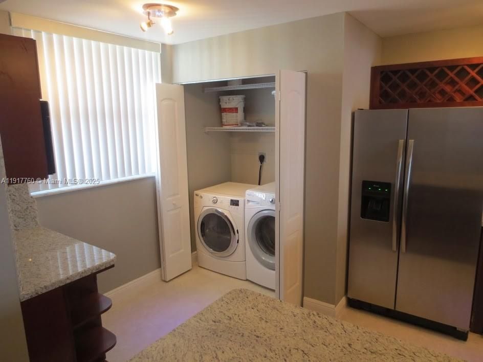 Под контрактом: $2,495 (2 спален, 2 ванн, 920 Квадратных фут)